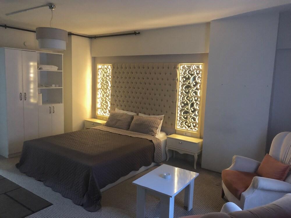 LİZZİA BUTiK HOTEL Istanbul Exterior foto