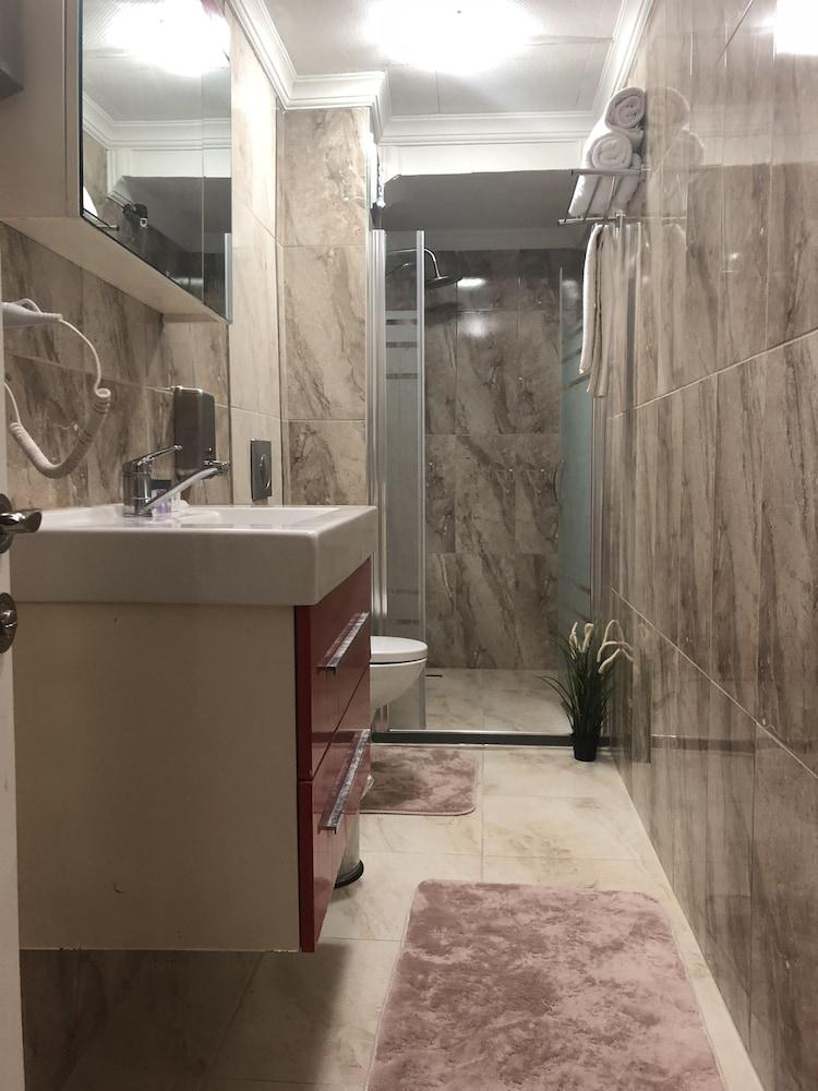LİZZİA BUTiK HOTEL Istanbul Exterior foto